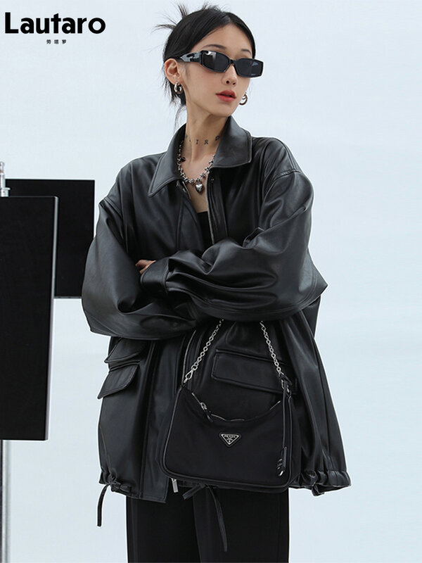 Lautaro весна осень негабаритных повседневная непромокаемая черная мягкая куртка из искусственной кожи женская с заниженной линией плеч с длинным рукавом Корейская мода на оверсайз 2022 кожаная куртка женская