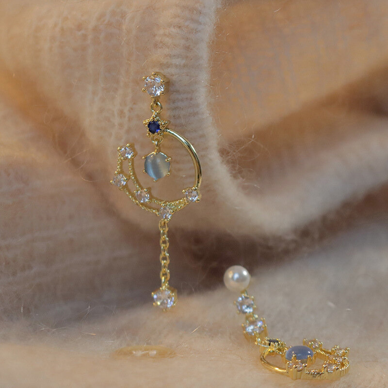 Pendientes largos de perlas asimétricas para mujer, aretes colgantes con borla y forma de Luna, novedad de 2020