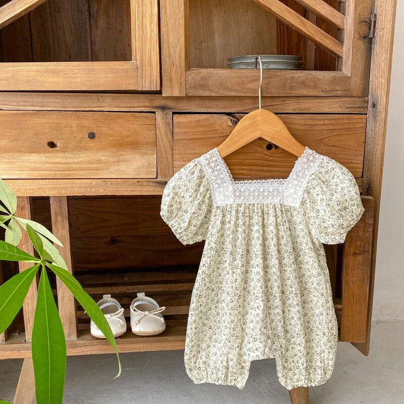 Kombinezony Outwear Romper dzieci niemowlęta dziewczynki lato z krótkim rękawem kwiecista koronka patchworkowe kombinezony odzież typu Outdoor niemowlę noworodek bawełna