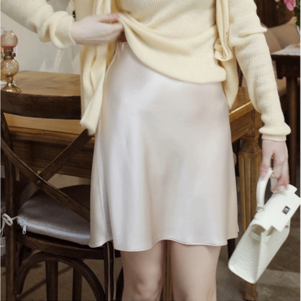 Rok A-line warna polos unik rok Mini ramping tinggi Satin seksi untuk wanita rok Mini ramping putih dasar modis untuk wanita L368