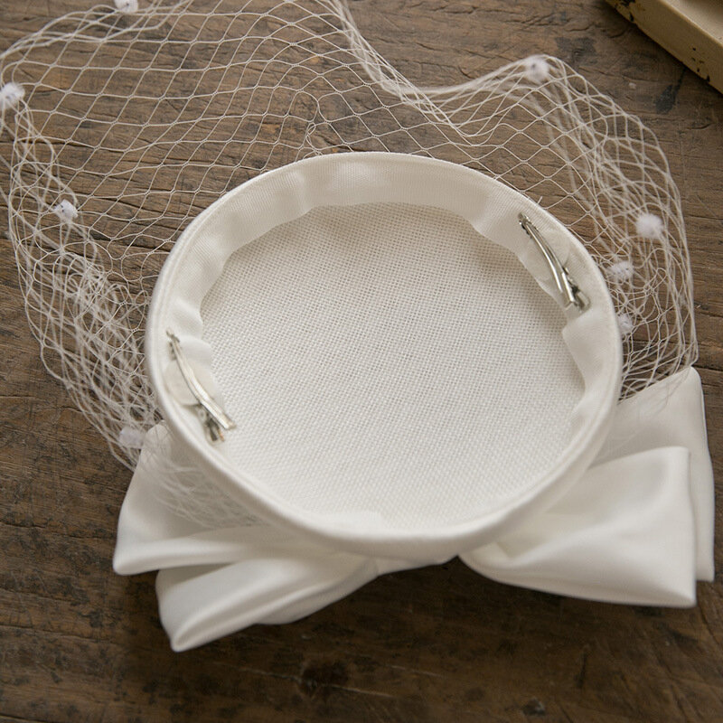 Sombrero de cara forjada de malla con nudo de lazo para niños, vestido de pasarela, sombreros de foto de cena, sombrero de lujo ligero Retro británico