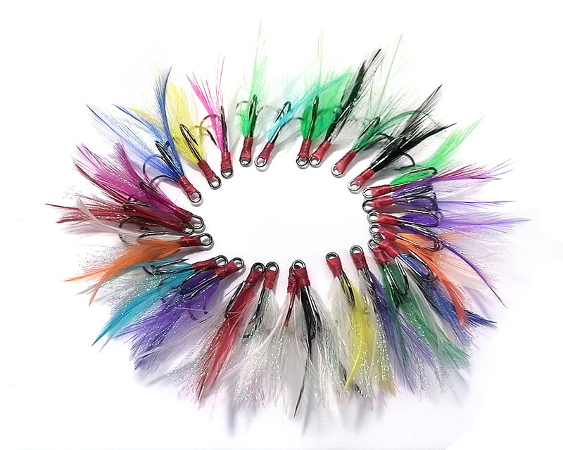 Lot 25pcs Treble Fishing Hook With Feather For Minnow Fly Fishing Lures Crankbaits 25 Colors Annular Sharpened Fishhook 10-3/0#