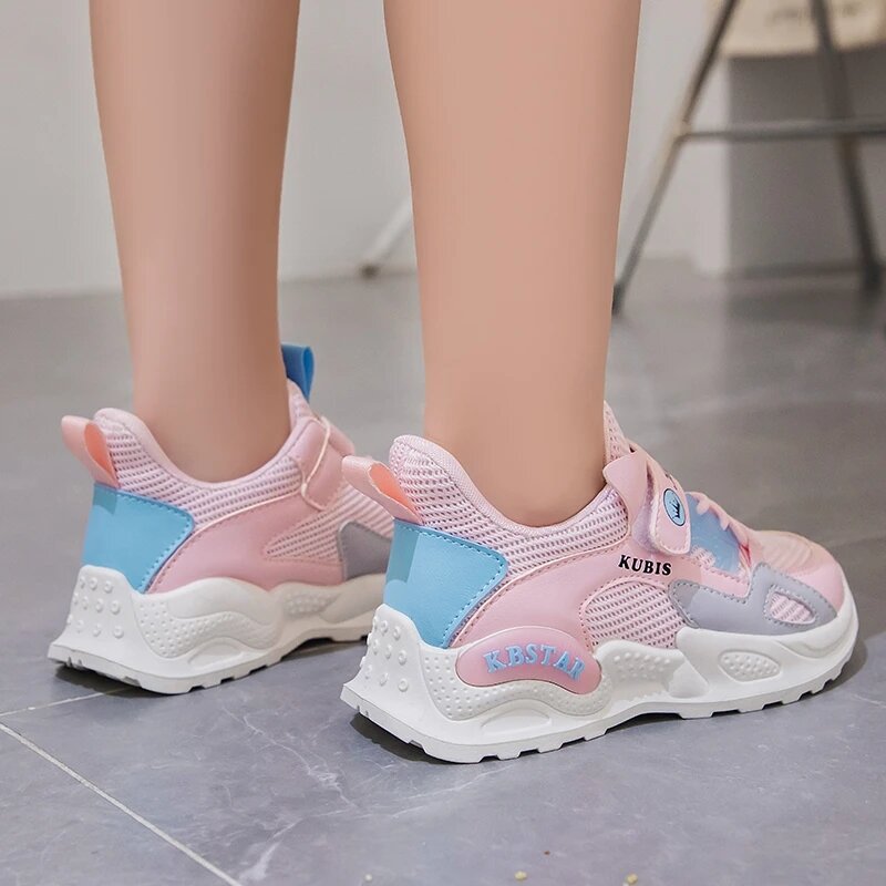 Wiosenne trampki dla dziewczynek szkolne buty na co dzień na zewnątrz oddychające świecące buty do biegania miękkie tenisowe różowe antypoślizgowe buty dziecięce