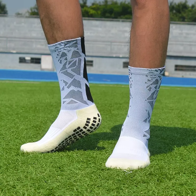 ถุงเท้าฟุตบอลกันลื่นใหม่ถุงเท้ากีฬาฟุตบอลระบายอากาศหนาสำหรับผู้ชายผู้หญิงวิ่งปั่นจักรยานกลางแจ้ง