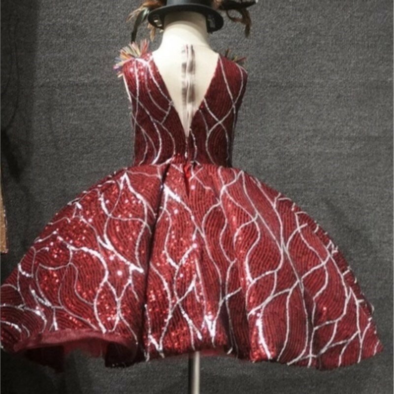 فستان ولائم قصير للأطفال من النبيذ الأحمر ، أزياء أداء المنصة للفتيات ، المضيف