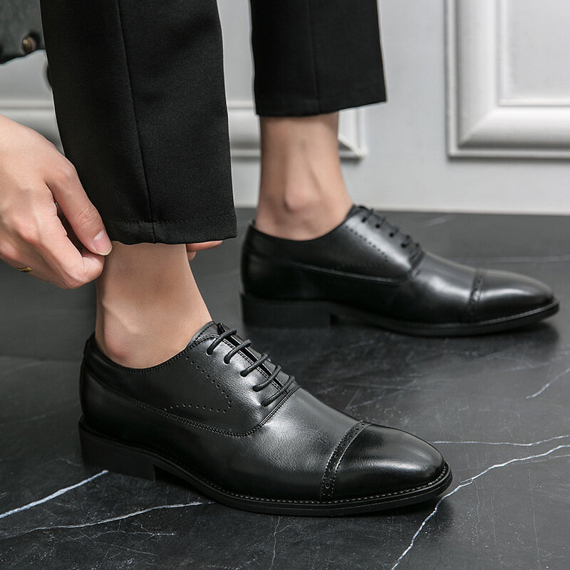 รองเท้าโบรเก้หนังสิทธิบัตรสุภาพบุรุษสำหรับผู้ชายชุดแต่งงานสวมใส่สบายรองเท้าทางการสำหรับงานพรอม