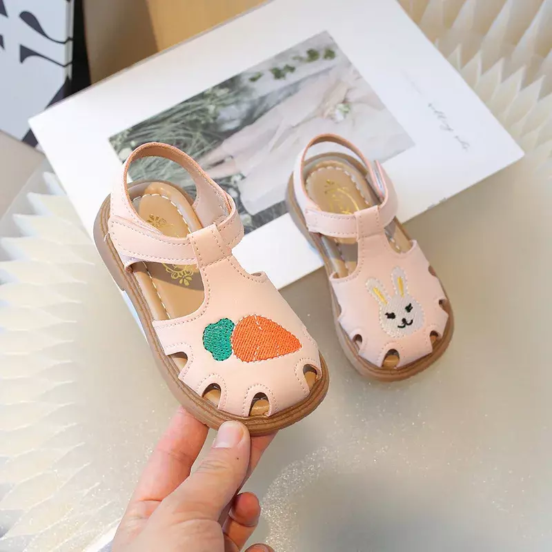 New Children's Sandals Summer Girls Princess Cut-outs Sandals Fashion Cute Embroider Kids Causal T-strap Beach Flat Sandals Soft