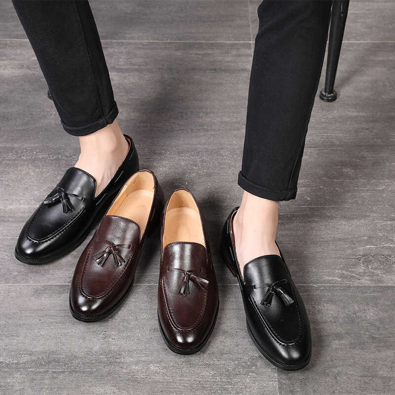 Sepatu kulit ujung lancip merek mewah sepatu Formal pria kasual lembut sepatu pantofel pernikahan bersirkulasi ukuran besar