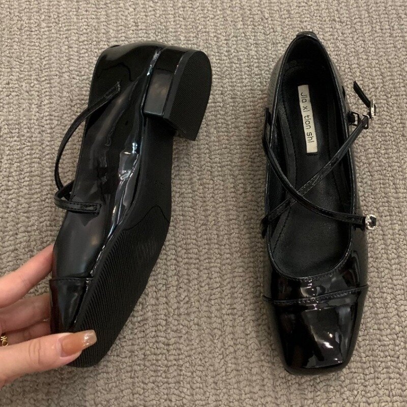 Женская Повседневная обувь без каблука, модная летняя однотонная обувь из искусственной кожи с квадратным носком и ремешком с пряжкой