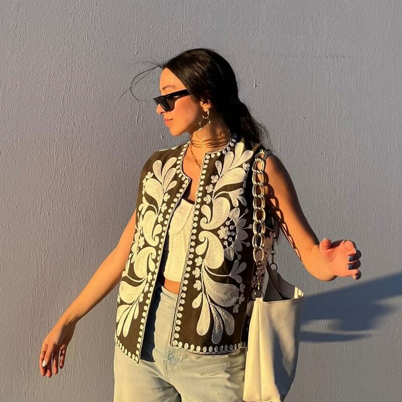 Chaleco bordado simple y versátil con patrón de pieza de moda para mujer 2023