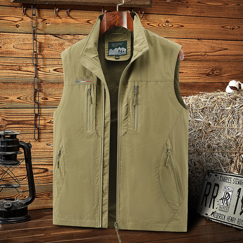 2024 New Summer Men's Vest Casual Loose Mesh Breathable Multi Pocket Tactical Work Jacket Fashion Versatile Camping Coat
