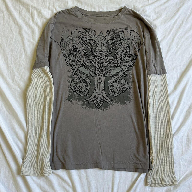 T-shirt con stampa incrociata donna Y2K Cyber Grunge 00s Retro Harajuku Patchwork manica lunga Tee E Girl Gothic Mall Goth felpe top