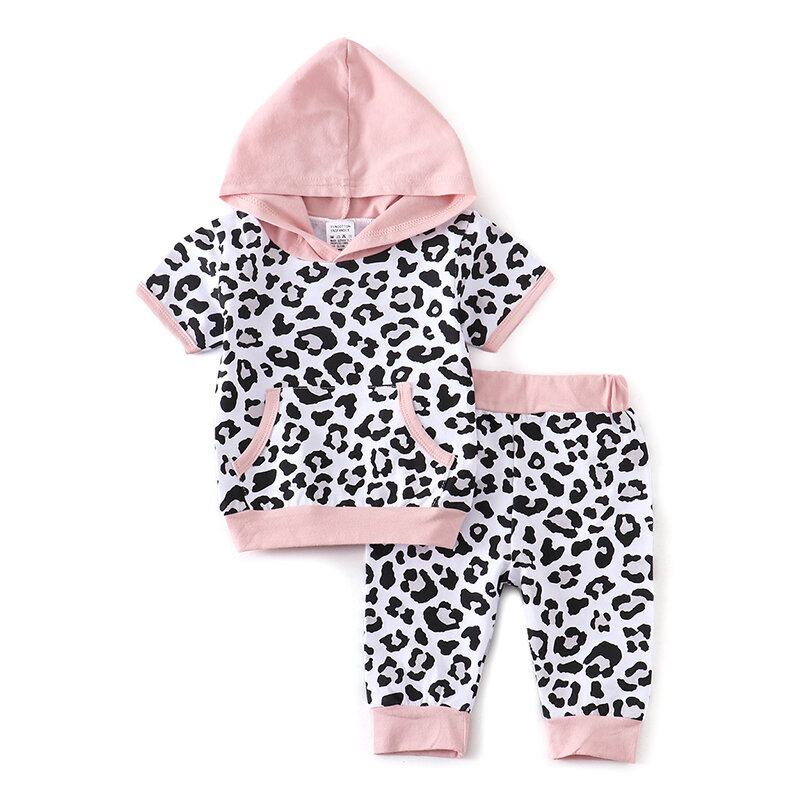 Летняя одежда для новорожденных девочек, милый комплект леопардовой расцветки, розовый топ с коротким рукавом и капюшоном, укороченные штаны, наряд из 2 предметов, повседневная одежда