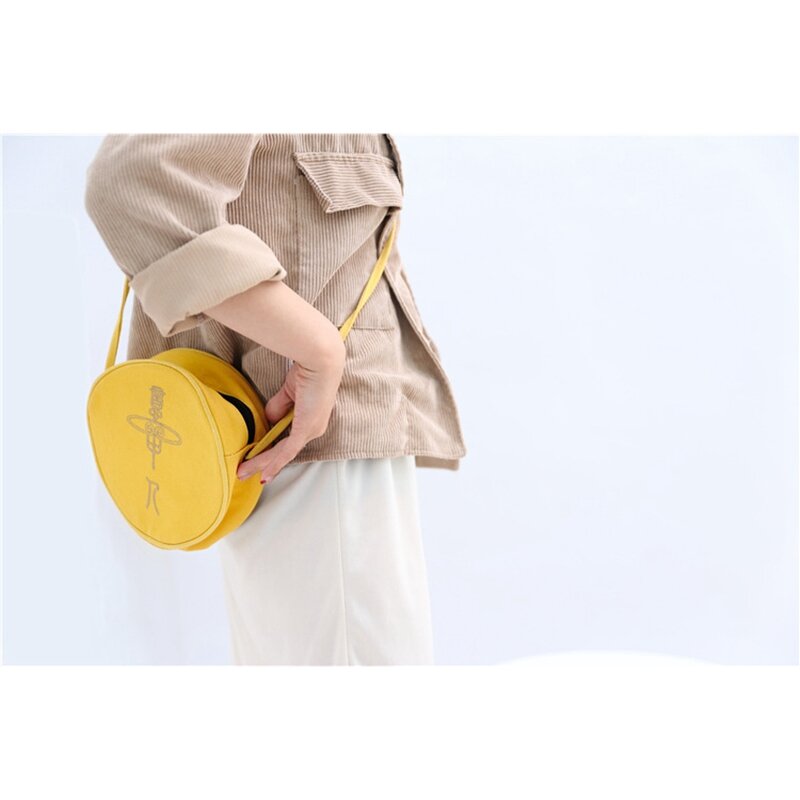 女性の刺繍入りハンドバッグ、小さな丸いバッグ、メッセンジャーバッグ、イタリア、新鮮でシンプル