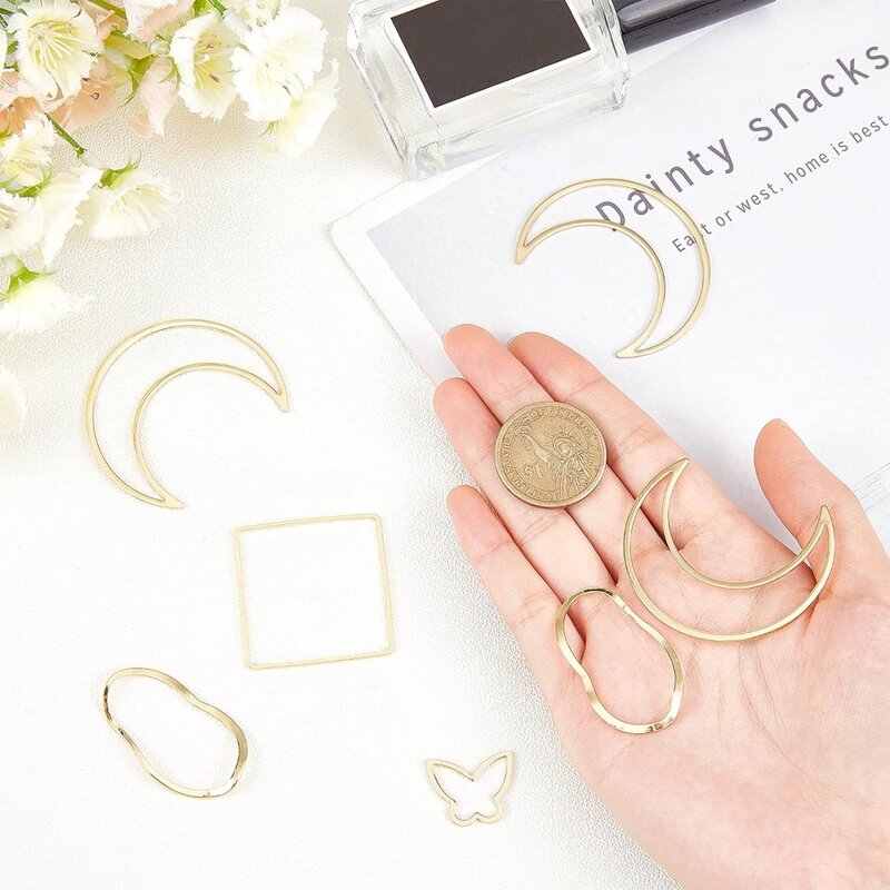 16Pcs 4 Styles Real 18K Gold Plated Brass Linking Rings Square Hollow Frames Open Bezel Blank Pendants Charms