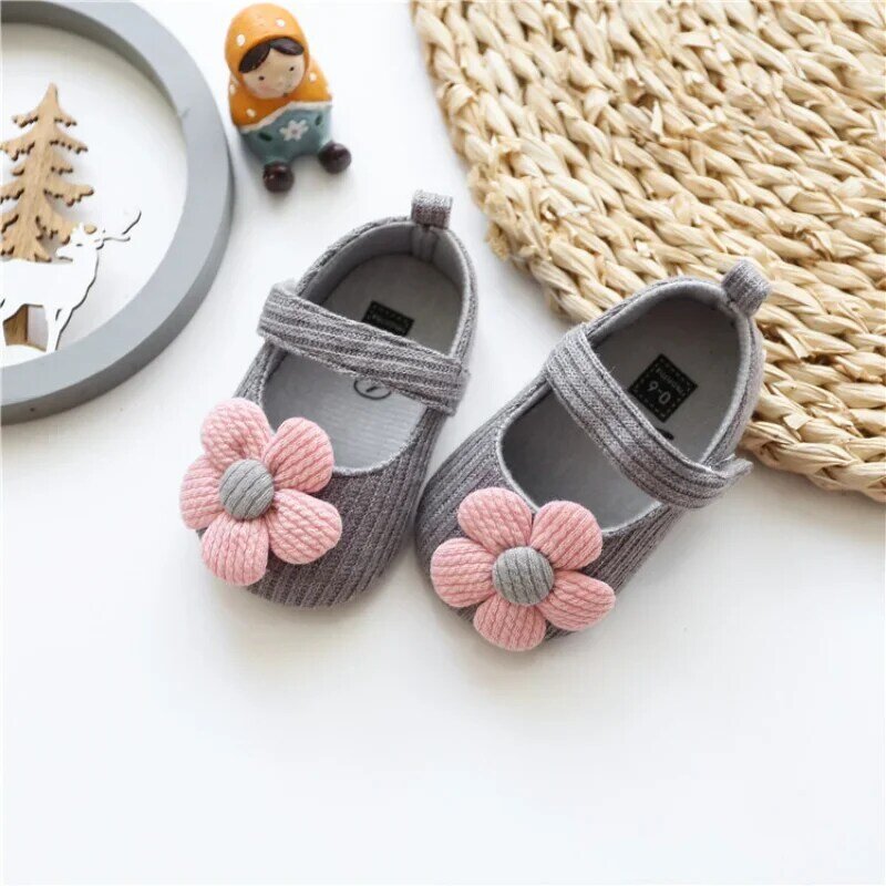 Sapatos infantis de princesa de sola macia, sapatos de bebê feminino de lã, sapato bonito, flor confortável, 0-1 ano de idade