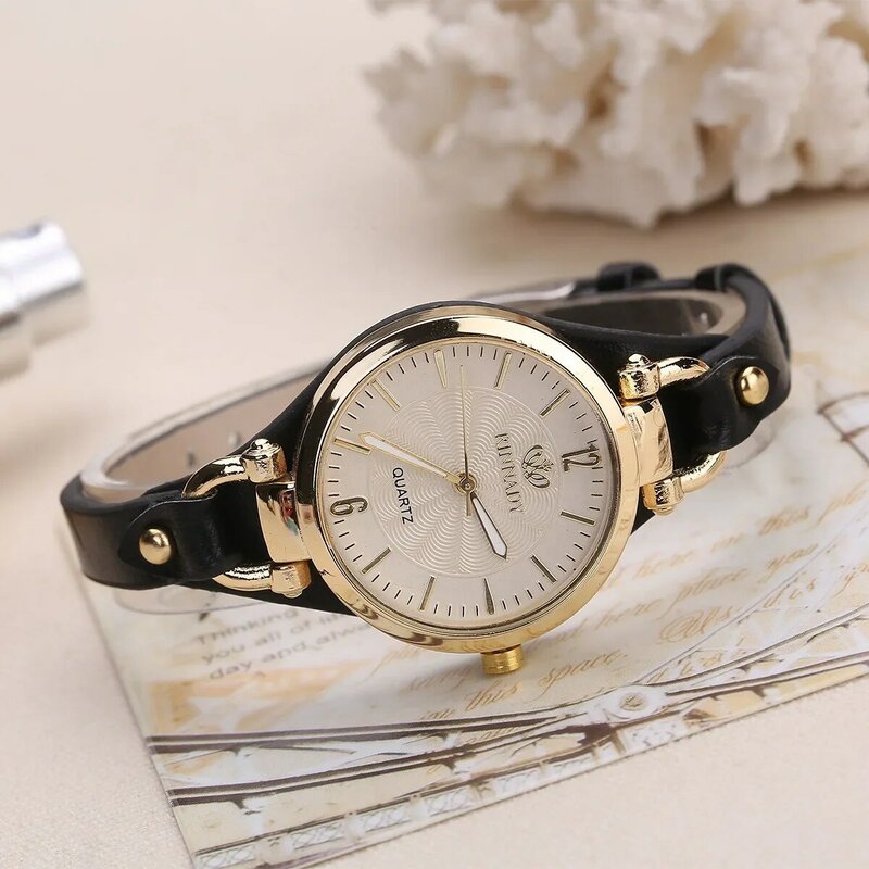 Montre-bracelet à quartz en cuir PU pour femme, bracelet fin, montres pour femme, document solide, cadeau de mode, 2024