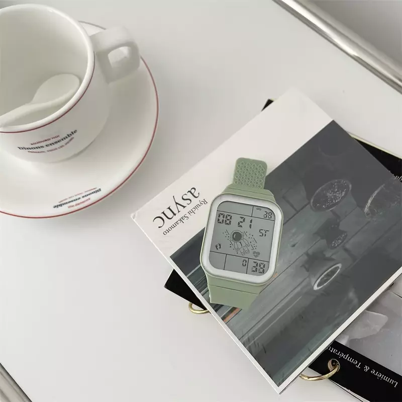 Nuovo orologio elettronico sportivo astronauta per bambini marchio di moda per studenti orologio da polso digitale luminoso impermeabile orologio da polso per bambini regalo