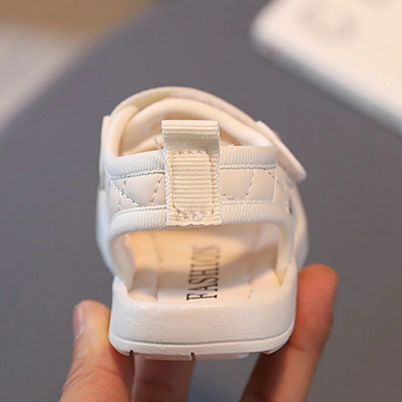 Sandal bayi lucu mode terbaru 2024 sandal anak laki-laki perempuan sepatu Botton lembut jalan pertama sepatu musim panas bayi