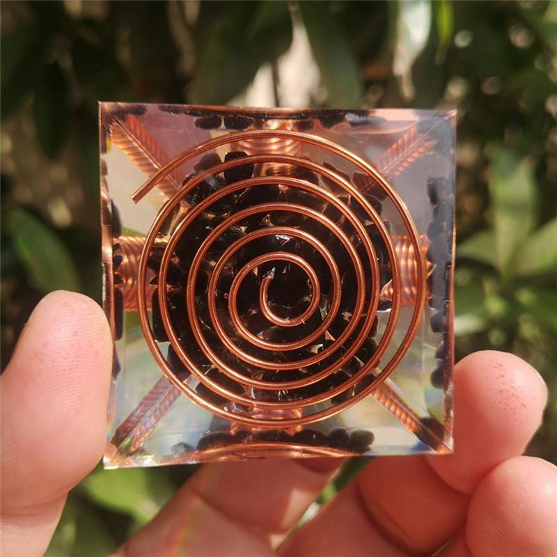 Pirámide espiral de grava de cristal, espiral de alambre de cobre, hecho a mano, artesanía de muebles para el hogar, 6cm