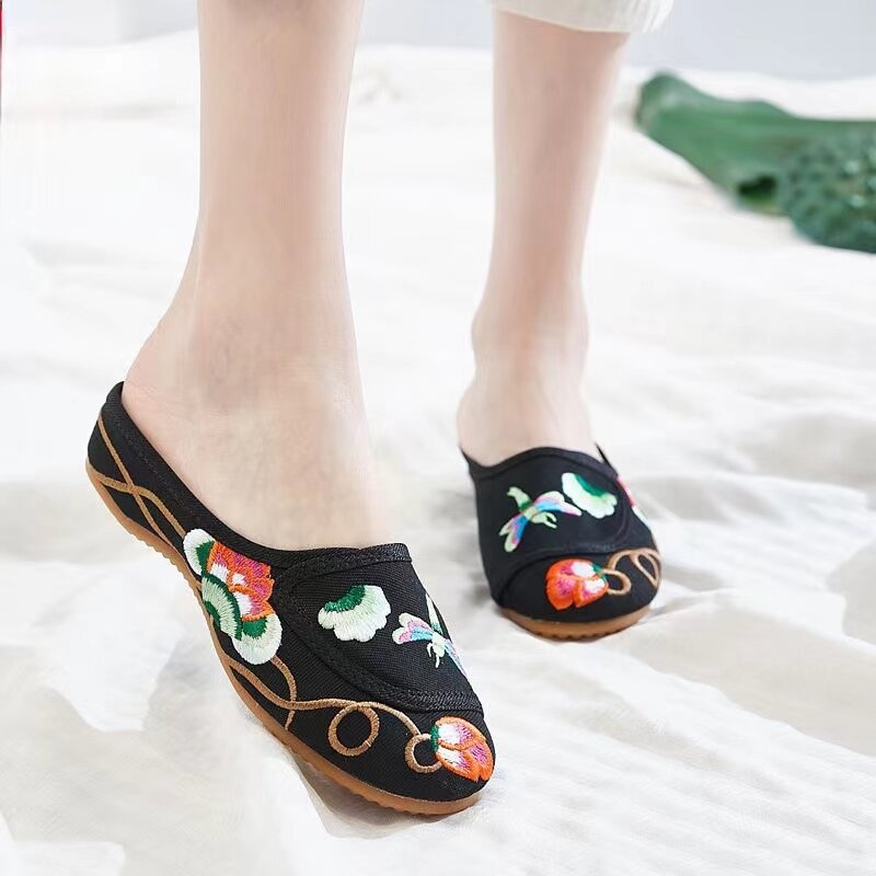 New Women's Summer Embroidered Baotou Wedges Canvas Slipper Free Shipping Soft Sole Breathable Home Slippers Outdoor Slippers