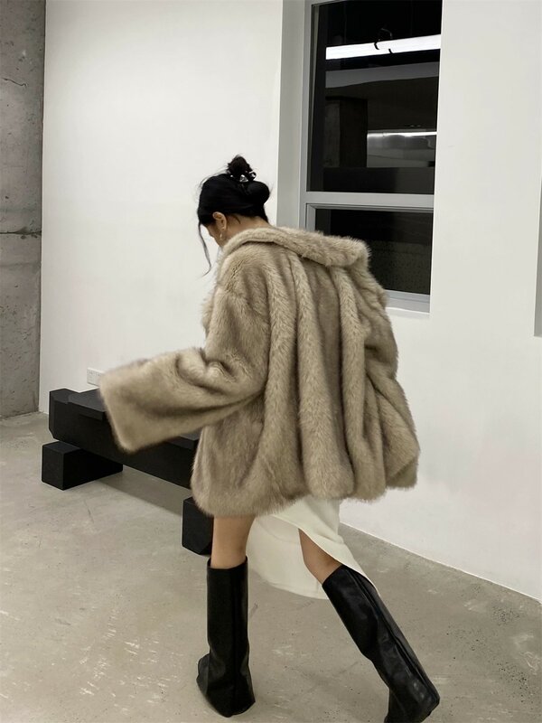 女性のための高品質の冬の毛皮のコート,厚くて暖かい,だぶだぶの冬のコート,対照的な色のヒント