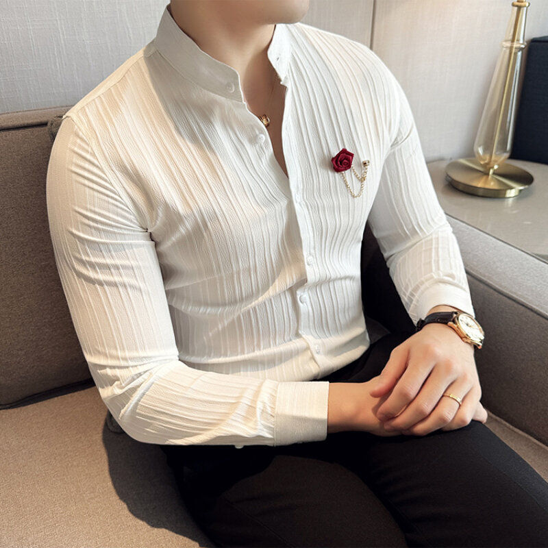 Camicia a righe verticali con colletto alla coreana solido da uomo in stile britannico 2024 camicie Slim Fit a maniche lunghe smoking formale per feste sociali aziendali