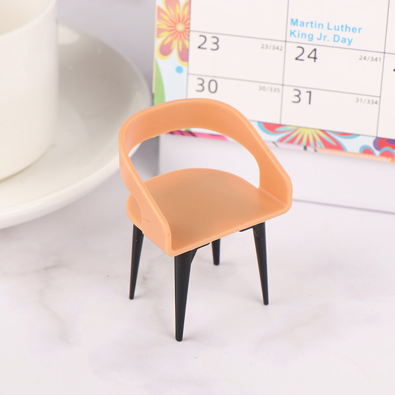 Dollhouse Miniature Chair, Poltrona Plástica, Acessórios para Móveis, Mini Simulação, 1:12, 1Pc