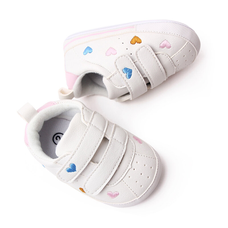 Sapatos de caminhada de couro PU para meninas e meninos, sapatilhas antiderrapantes, coração e estrela, tênis bebê