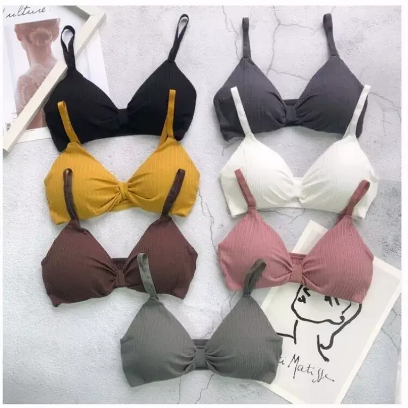 It's An All-fit, Threaded, Backless Bra with No Underwire Straps for Women with Small Boobs and Push-up Triangle Cups
