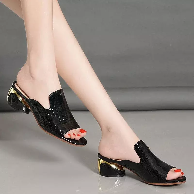 Zapatos de cuero suave para mujer, a la moda de tacón Sandalias cómodas, color negro, Sexy, novedad de 2024