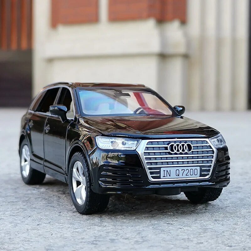 Auti q7-金属製の車のモデル,スケール1:32,車,シミュレーション,光,子供のおもちゃ,ギフトのアイデア