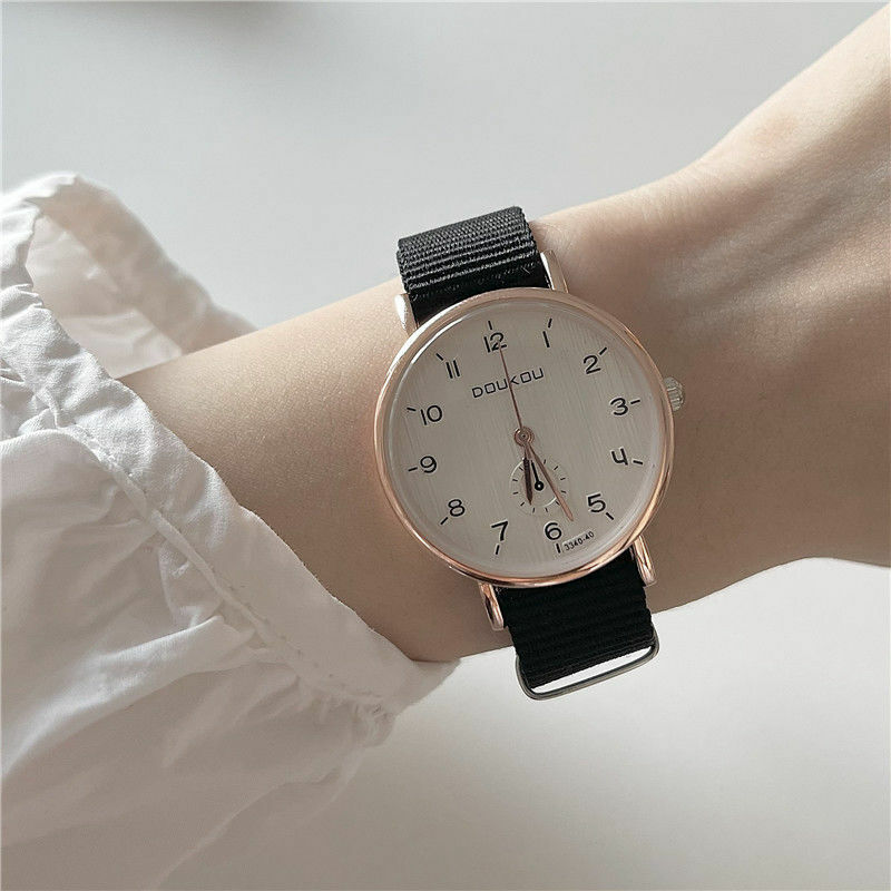 ขนาดเล็กของเด็กผู้หญิง Dial เรียบง่ายออกแบบสายคล้องคอ Junior High School นักเรียนนาฬิกาสบายๆนาฬิกาควอตซ์สำหรับเด็กนาฬิกา Reloj