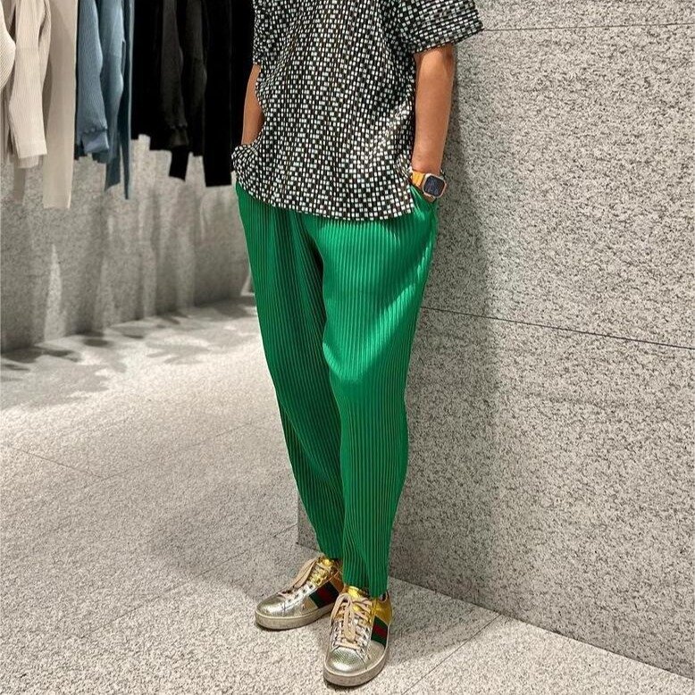 Miyake oryginalne plisowane spodnie męskie 2024 letnie nowe spodnie typu marchewki casualowe japońskie męskie luźne dziewięciominutowe spodnie męskie