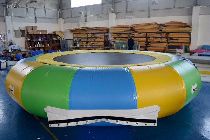 Tanie nadmuchiwana trampolina wodna do parku rozrywki
