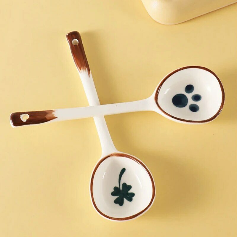 Kawaii truskawkowa ceramiczna łyżka do zupy słodkie lody ręcznie malowane deser kawowy łyżka z długą rączką akcesoria kuchenne
