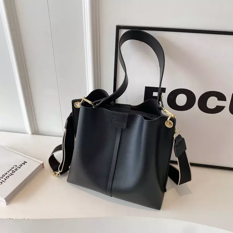Handbags Women's 2024 New Fashion All-Match Bucket Niche Commuter Advanced Texture Solid Color Single-Shoulder Bag