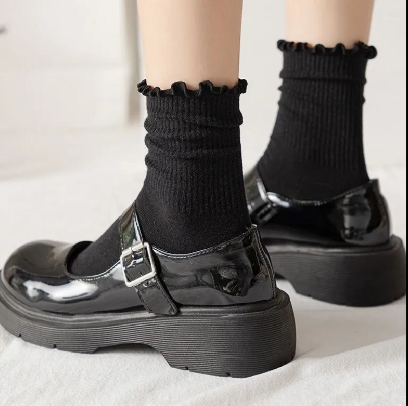 Kaus kaki wanita modis musim panas musim semi kaus kaki Ruffle Harajuku warna hitam putih kaus kaki Ankle tabung tengah kaus kaki kawaii wanita bersirkulasi