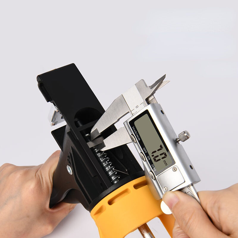 Deli Lightweight Manual Caulking Gun Multifunctional Leak Proof Nylon Glue Gun Paint Finishing Tools Glue Seals for Workshops