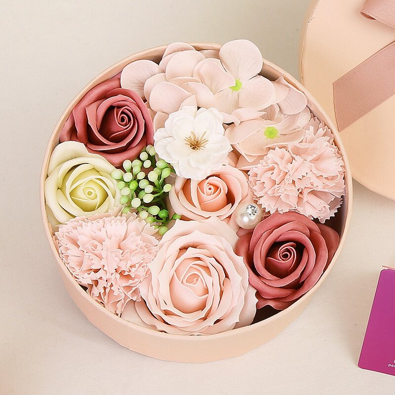Petite boîte ronde de fleurs de Regina Carnation, fleur de Regina dans une boîte-cadeau, cadeau pour la fête des mères, fête de Léon, etc.