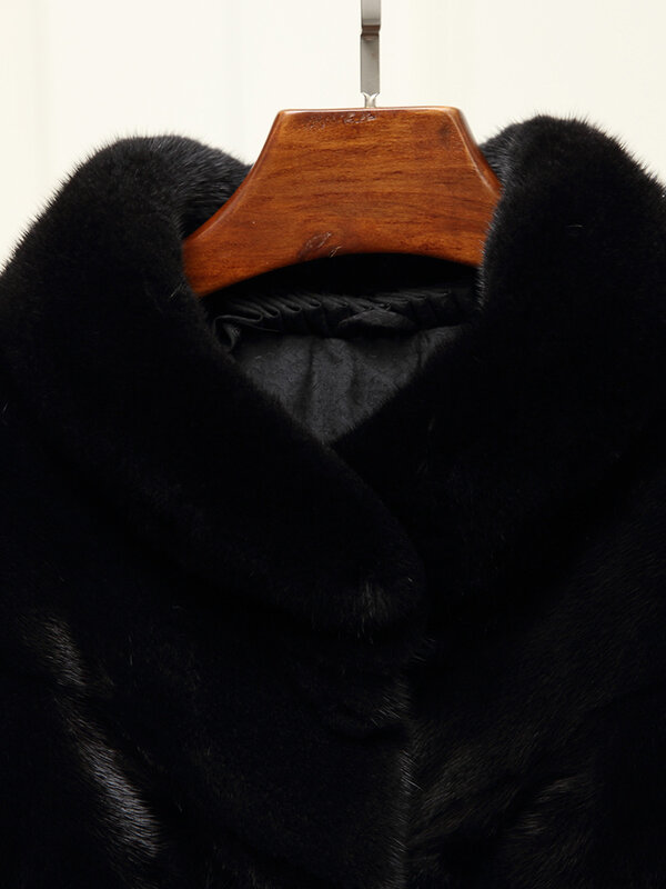 collar mink fur coat Short female wave pendulum 2023 new whole mink coat female black MD7252
