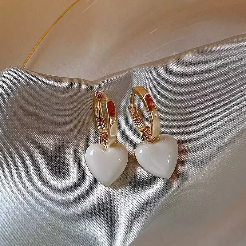 Boucles d'oreilles pendantes coeur d'amour rouge vin pour femmes, boucle d'oreille goutte de pêche vintage, design simple, cercle de document en or, bijoux à la mode