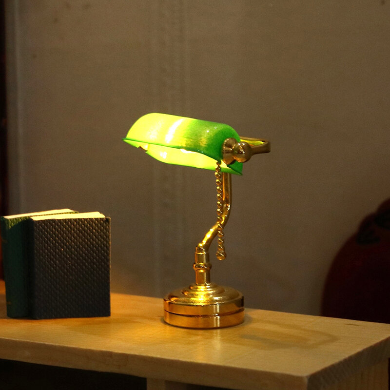 1:12 lampada da scrivania in miniatura per casa delle bambole lampada a LED verde postino illuminazione leggera mobili per la casa modello Decor Toy Doll House accessori