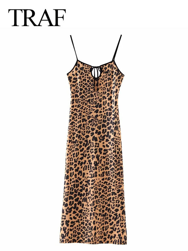 Платье-комбинация летнее облегающее без рукавов с леопардовым принтом и открытой спиной