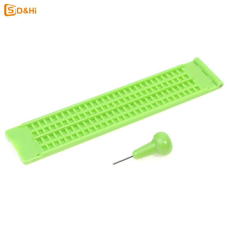 Pizarra de escritura Braille de plástico portátil, práctica, cuidado de la visión con lápiz óptico, herramienta verde de aprendizaje escolar, accesorio