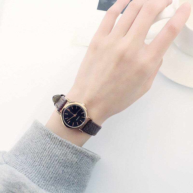 นาฬิกาข้อมือผู้หญิงควอตซ์แฟชั่นอะนาล็อกสามมืออ่านง่ายสายรัดนาฬิกาหนังของขวัญวันวาเลนไทน์สำหรับแฟนสาว