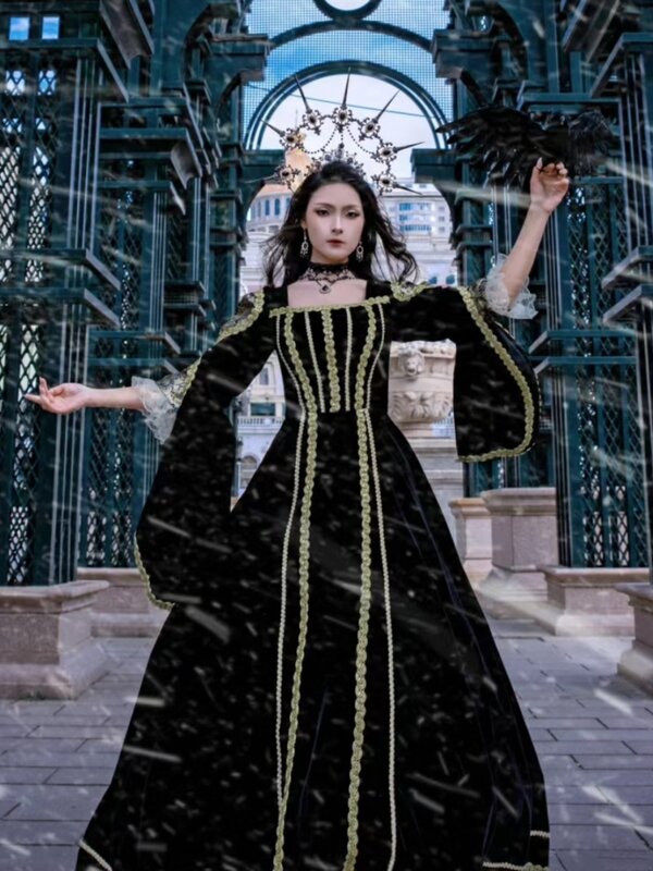 التصوير الفوتوغرافي للسفر الروسي الداكن ، الملابس السوداء للهدايا
