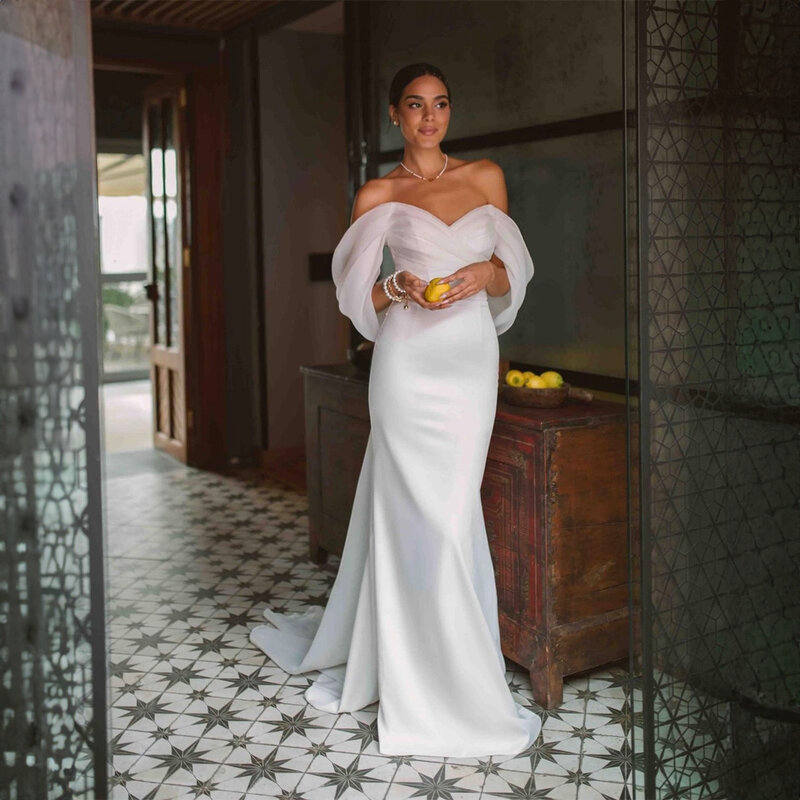Gaun pernikahan Satin bahu terbuka sederhana dengan gaun pernikahan istana putri duyung seksi Cape untuk pengantin vestidos de novia
