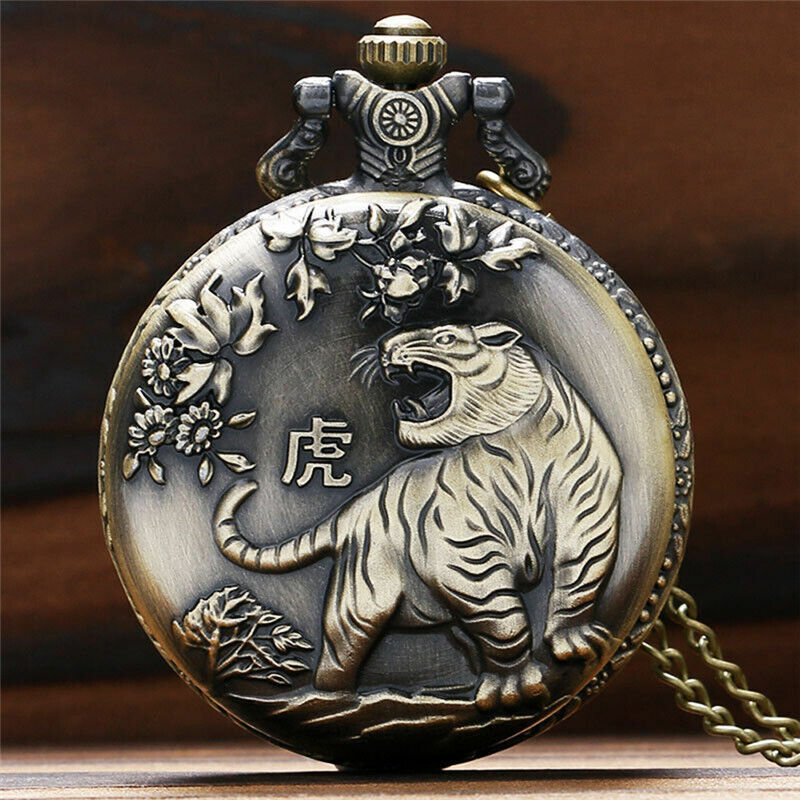 Reloj de bolsillo de cuarzo para hombres y mujeres, diseño Vintage del zodiaco de los doce chinos, grabado Retro, Animal, cadena de collar, regalo
