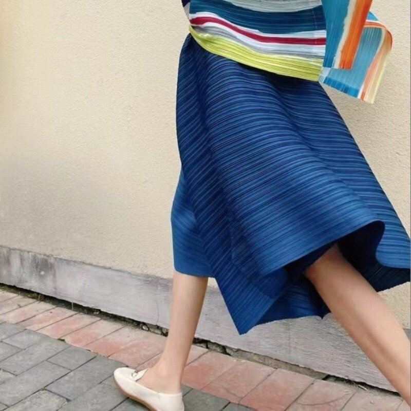 Lässige Damen einfarbige elastische Taille geraffte Kniehose 2023 Sommer neue unregelmäßige ausgestellte lose Taschen Mode weites Bein Hosen